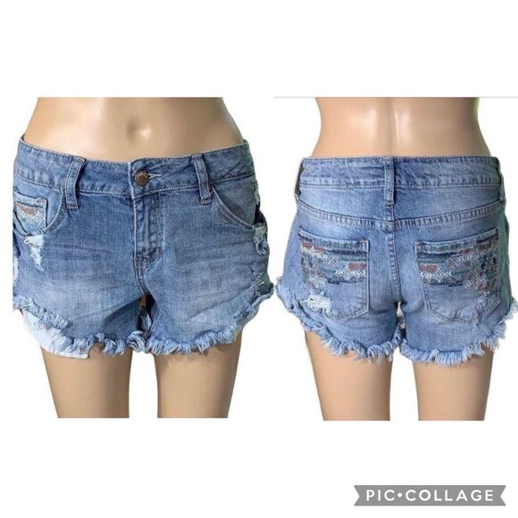 Rue21 Womens Denim Blue Jean Shorts Embroidered Cutoff Distressed Size 5 6 - Picture 1 of 9